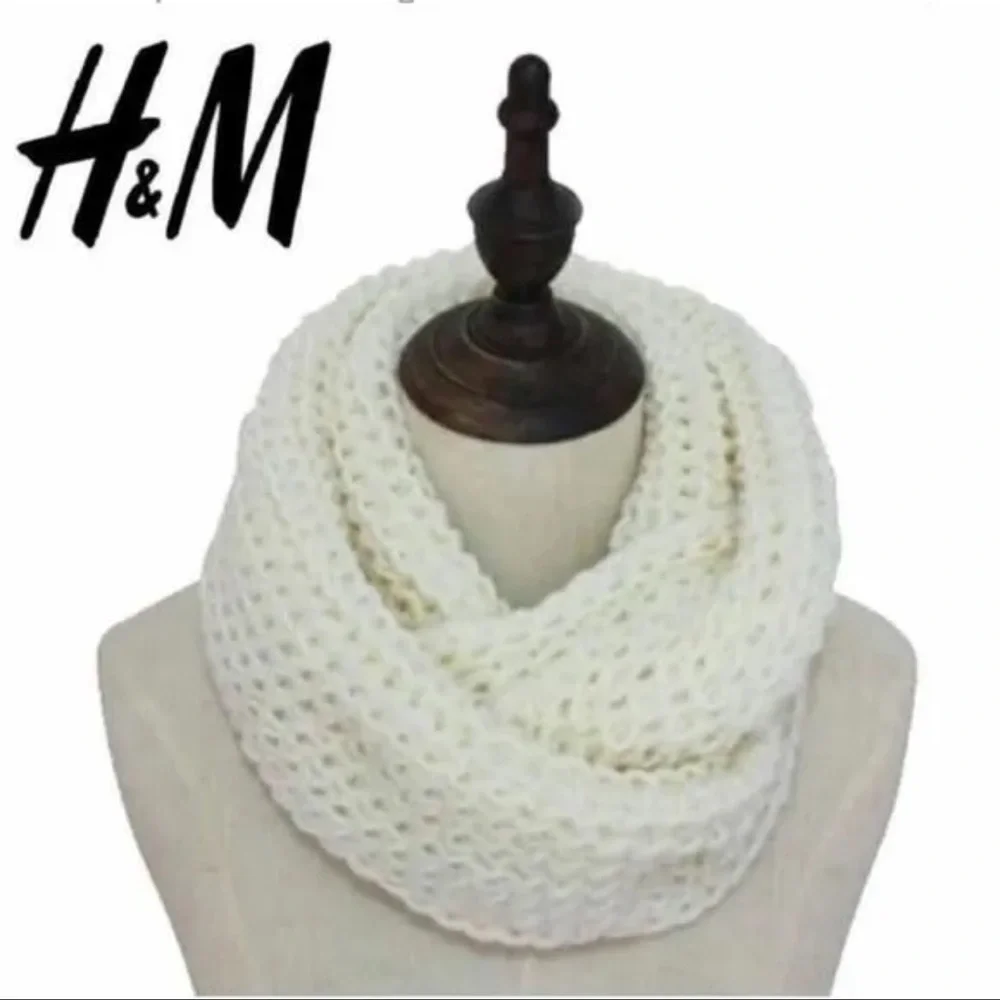 H&M Divided Soft Pointelle Knit White Cream Buttery Soft Infinity Scarf